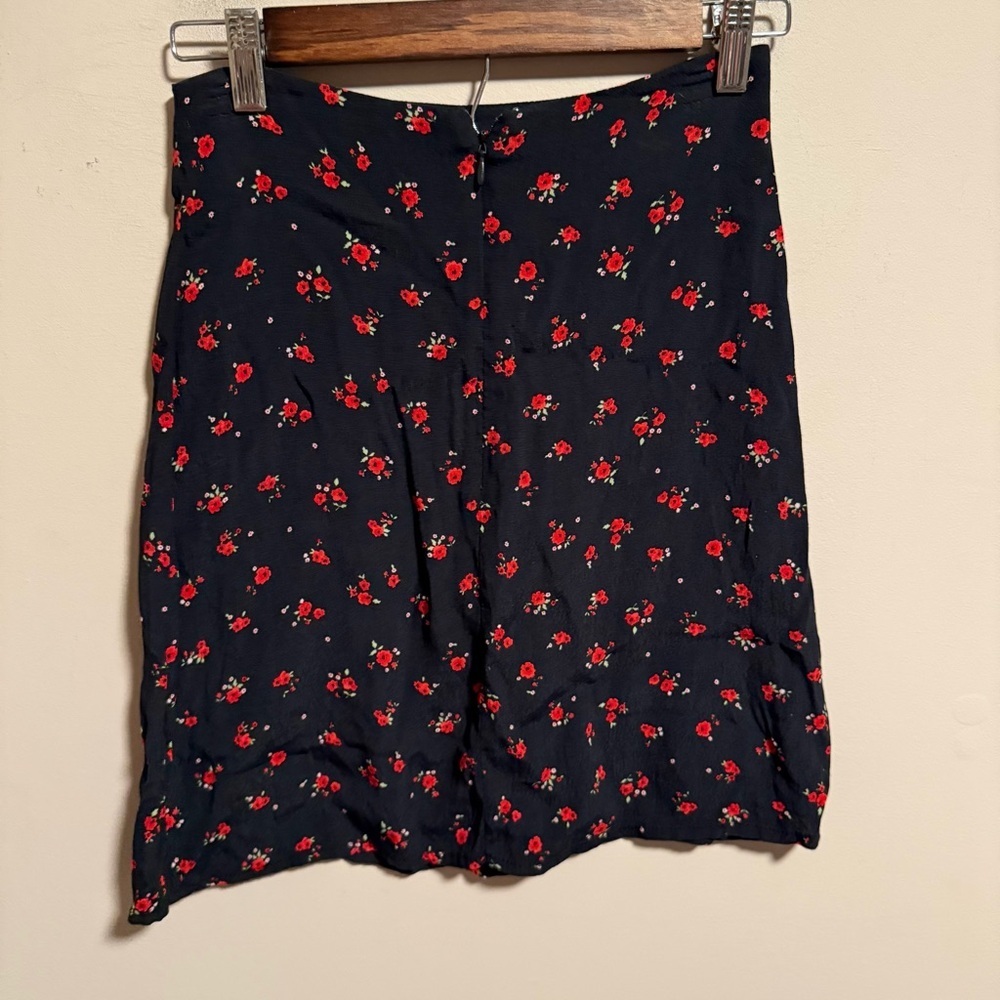 Brandy Melville Floral Black Red Clare Mini Skirt - Picture 2 of 7